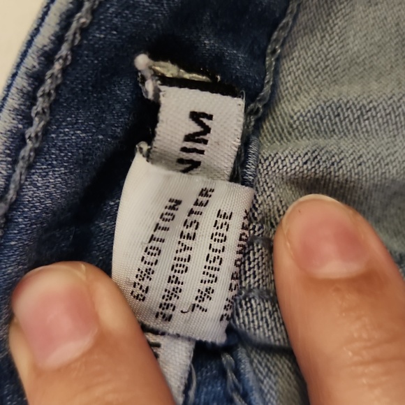 REVAMPED DENIM distressed/ripped jeans - Picture 8 of 8